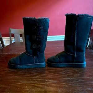 Ugg Australia Tall Black Bailey Button Triplet Suede Sheepskin boots. Size 7.